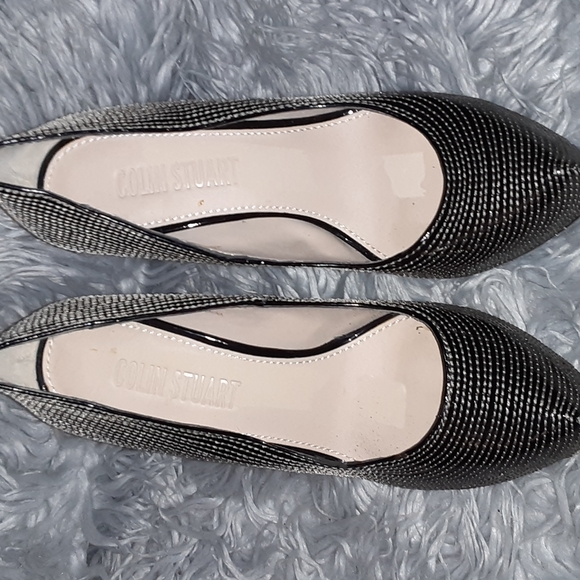 Colin Stuart back and white 4 in pumps - Picture 2 of 5